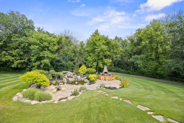 1869 White Oak Drive, Chaska, MN 55318