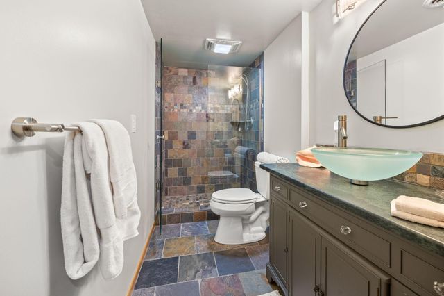1869 White Oak Drive, Chaska, MN 55318