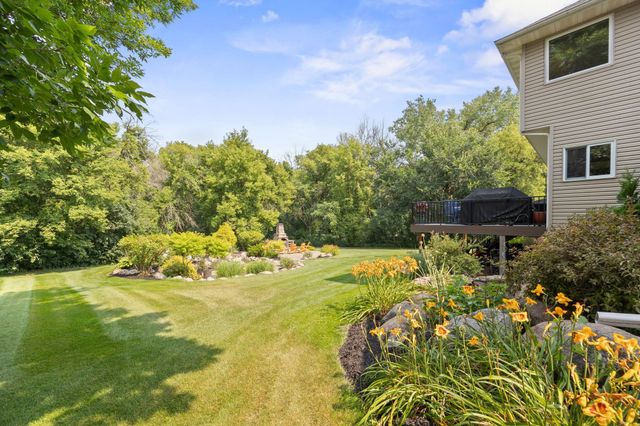 1869 White Oak Drive, Chaska, MN 55318