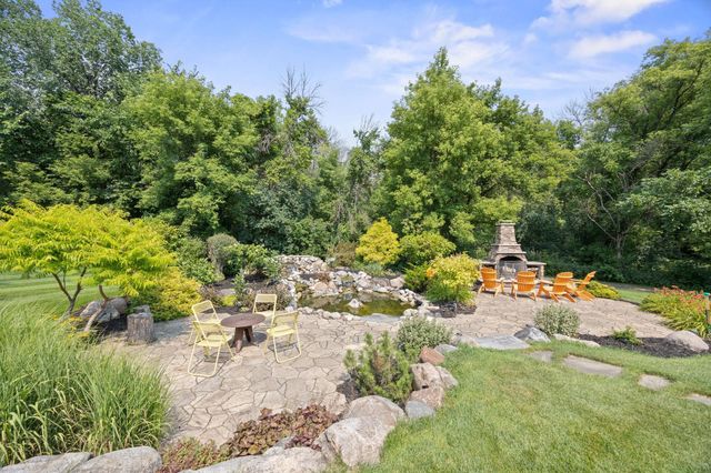1869 White Oak Drive, Chaska, MN 55318