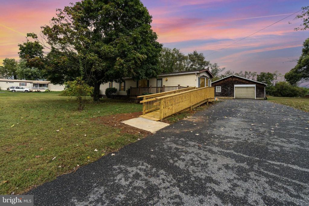 40 BACK STREET, Carlisle, PA 17015