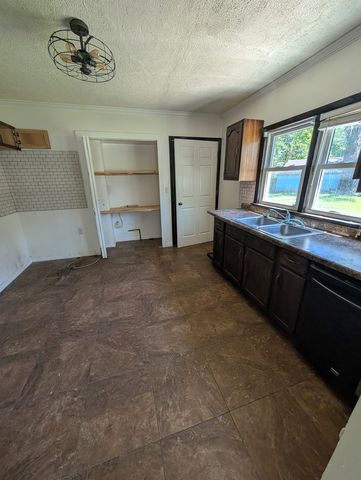 3412 2nd Street, East Moline, IL 61244