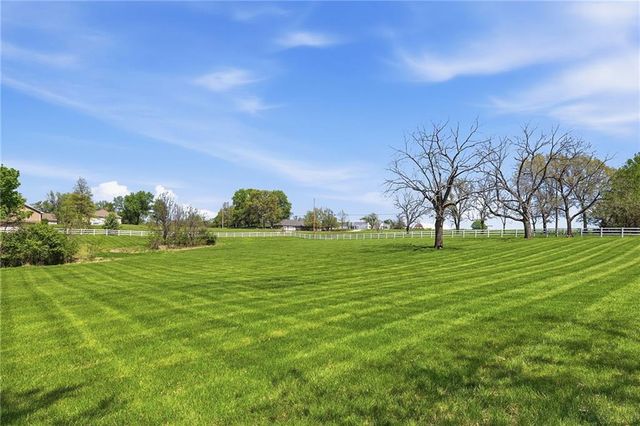 14300 S Smart Road, Greenwood, MO 64034