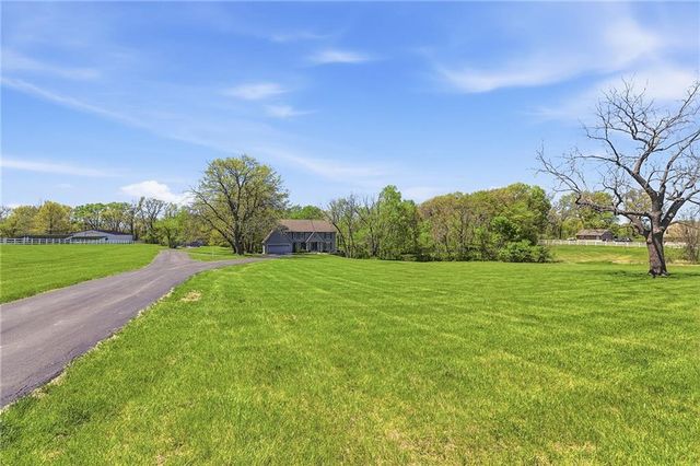 14300 S Smart Road, Greenwood, MO 64034
