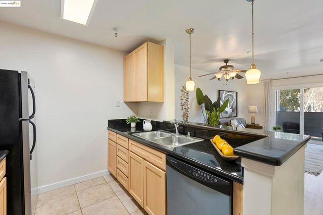 6400 Christie Avenue 1211, Emeryville, CA 92608
