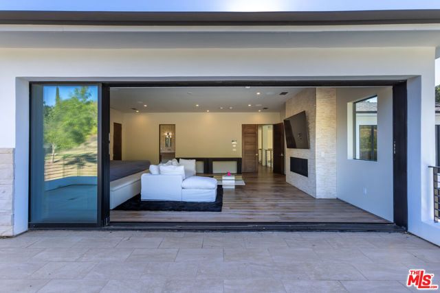 4607 Vanalden Avenue, Tarzana (los Angeles), CA 91356