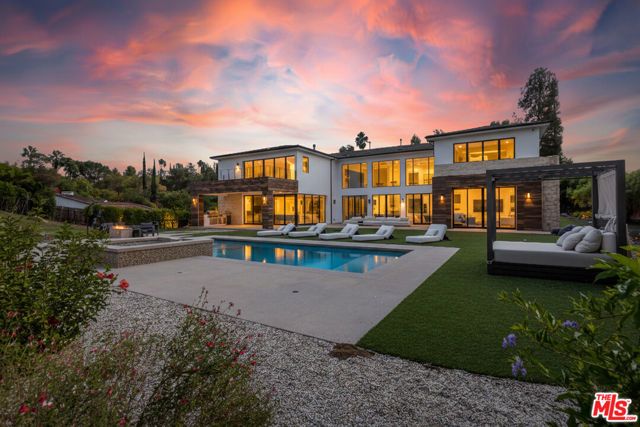 4607 Vanalden Avenue, Tarzana (los Angeles), CA 91356