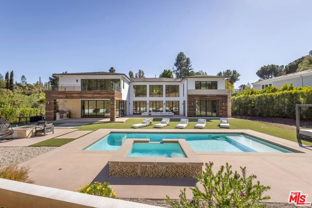 4607 Vanalden Avenue, Tarzana (los Angeles), CA 91356