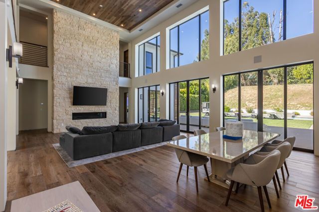 4607 Vanalden Avenue, Tarzana (los Angeles), CA 91356