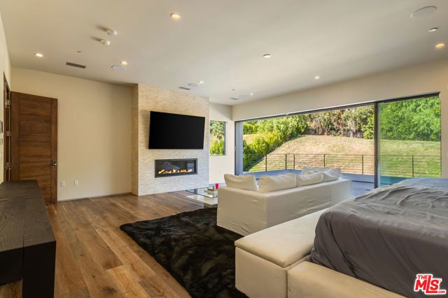 4607 Vanalden Avenue, Tarzana (los Angeles), CA 91356