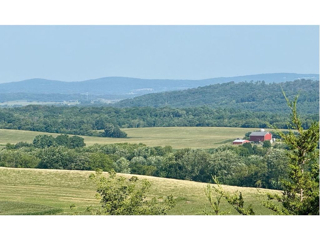 N2349 WIBU Road, Poynette, WI 53955
