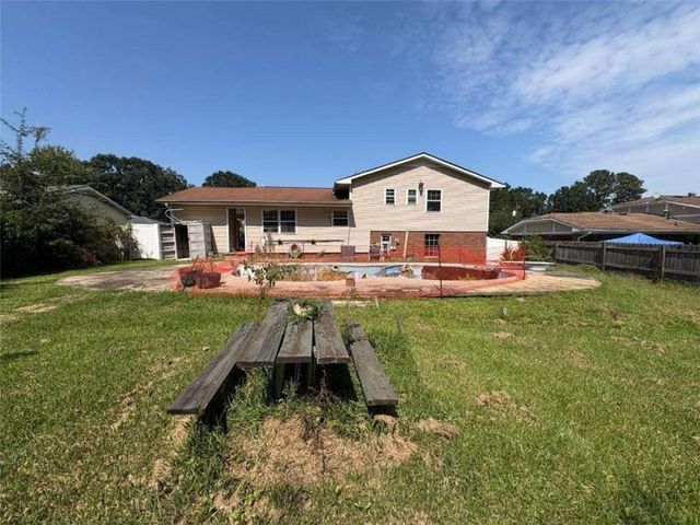 801 S Carter Drive S, Jonesboro, GA 30236