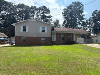 801 S Carter Drive S, Jonesboro, GA 30236