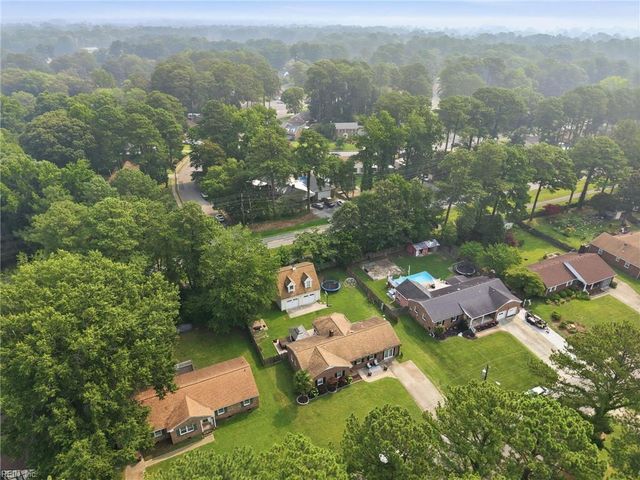 2813 Meadow Wood E DR, Chesapeake, VA 23321