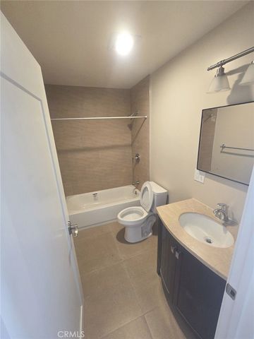 628 W 59th Place, Los Angeles, CA 90044