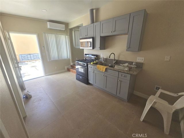 628 W 59th Place, Los Angeles, CA 90044