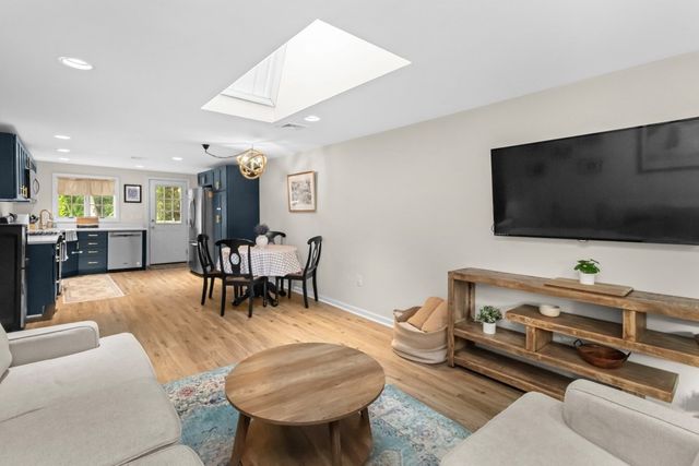 21 Shepard Ave, Pembroke, MA 02359