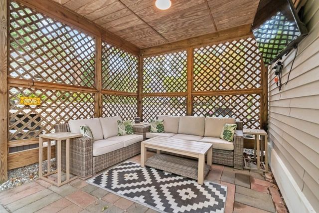 21 Shepard Ave, Pembroke, MA 02359