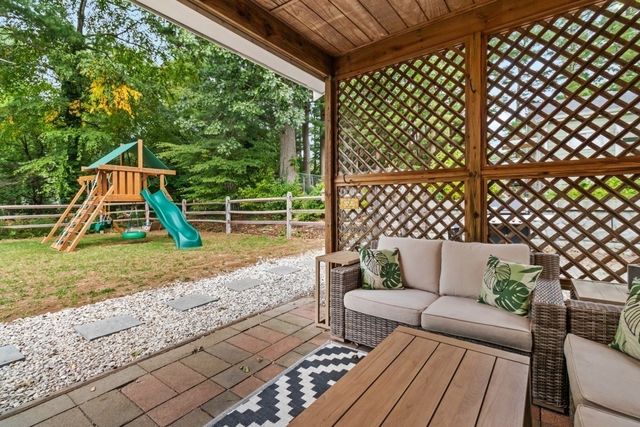 21 Shepard Ave, Pembroke, MA 02359