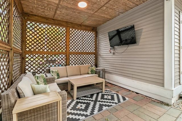 21 Shepard Ave, Pembroke, MA 02359