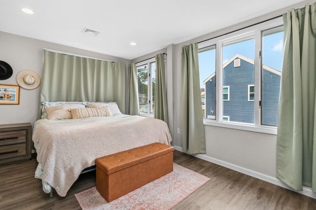 21 Shepard Ave, Pembroke, MA 02359