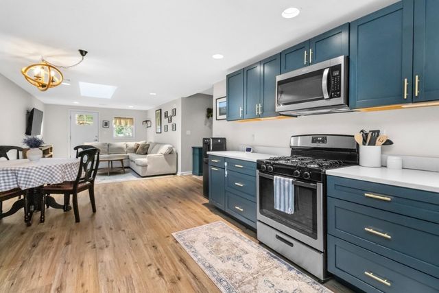 21 Shepard Ave, Pembroke, MA 02359