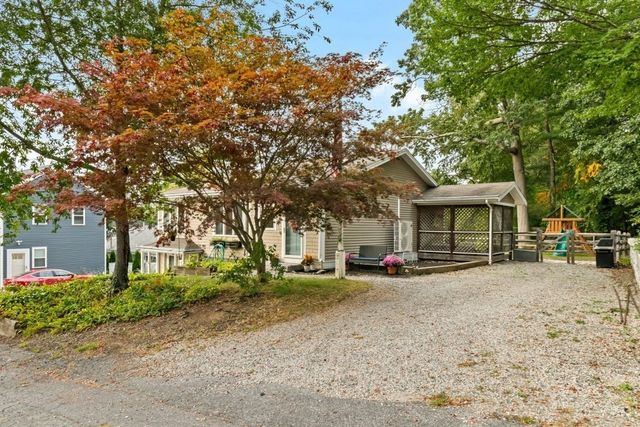 21 Shepard Ave, Pembroke, MA 02359