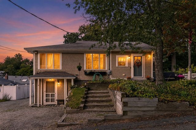 21 Shepard Ave, Pembroke, MA 02359