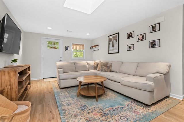 21 Shepard Ave, Pembroke, MA 02359