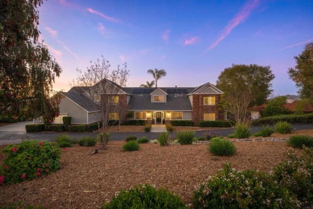 2404 Via Del Aquacate, Fallbrook, CA 92028