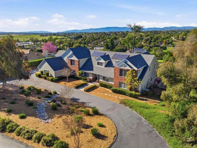 2404 Via Del Aquacate, Fallbrook, CA 92028