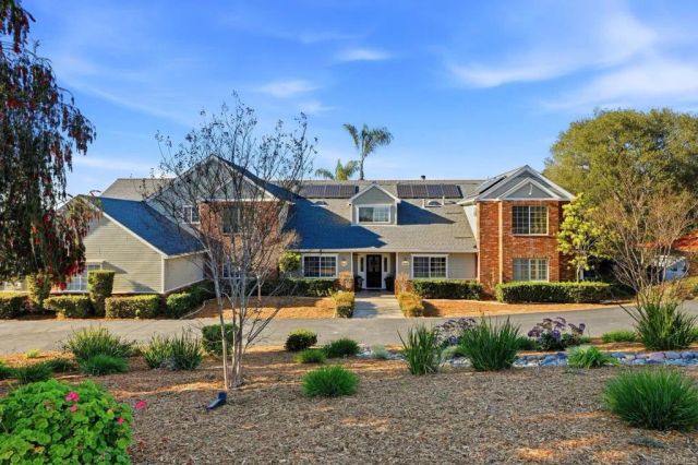 2404 Via Del Aquacate, Fallbrook, CA 92028