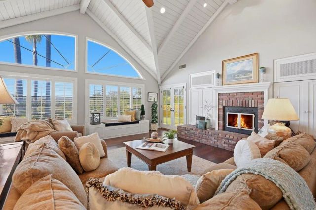 2404 Via Del Aquacate, Fallbrook, CA 92028