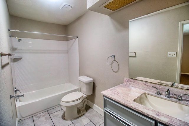 6393 S Briar Bayou Drive, Houston, TX 77072