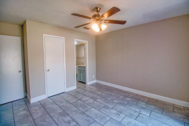6393 S Briar Bayou Drive, Houston, TX 77072