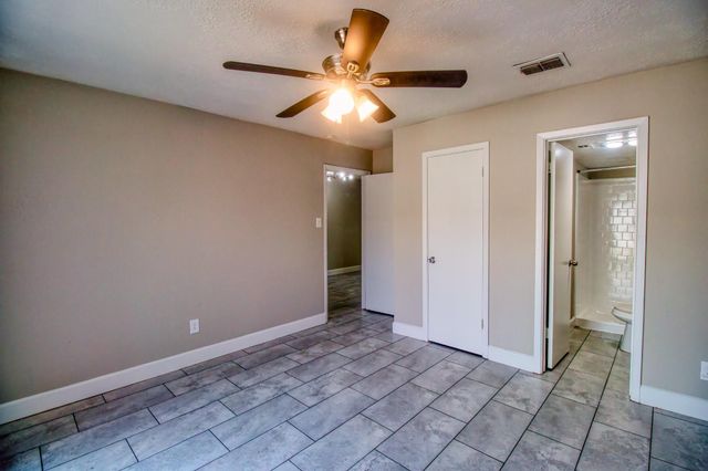 6393 S Briar Bayou Drive, Houston, TX 77072