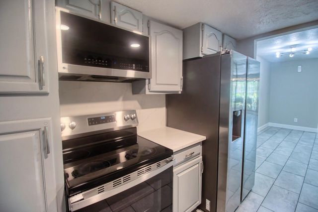 6393 S Briar Bayou Drive, Houston, TX 77072