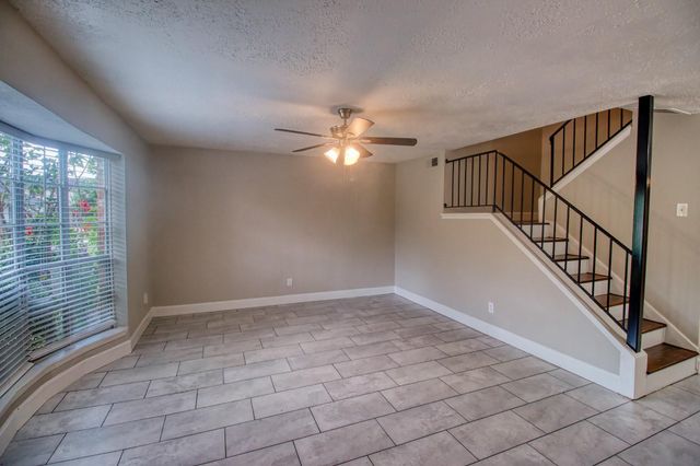6393 S Briar Bayou Drive, Houston, TX 77072