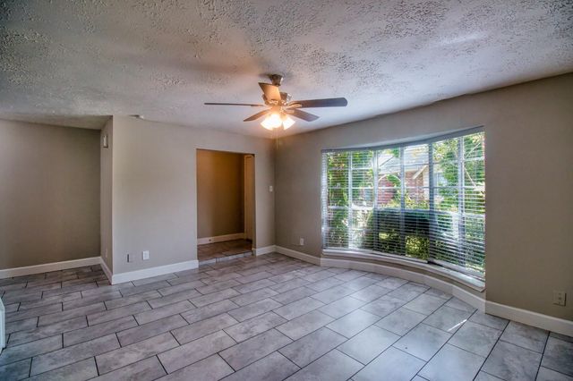 6393 S Briar Bayou Drive, Houston, TX 77072