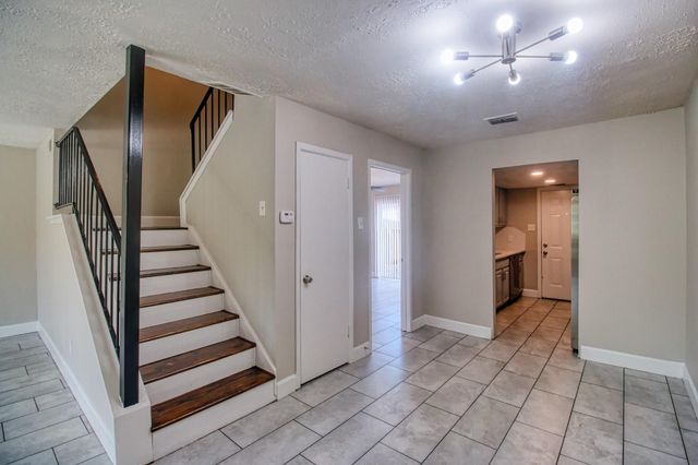 6393 S Briar Bayou Drive, Houston, TX 77072