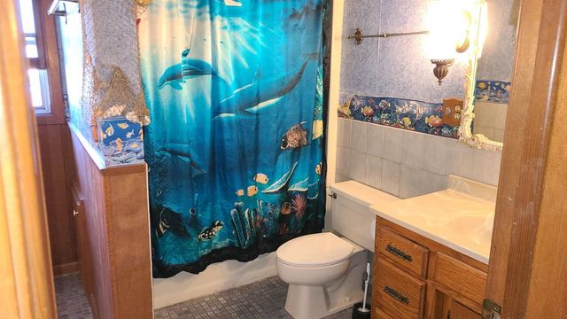 2410 LINA LANE, Green Bay, WI 54304