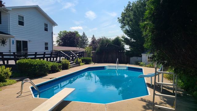2410 LINA LANE, Green Bay, WI 54304