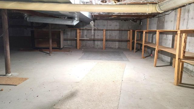 2410 LINA LANE, Green Bay, WI 54304
