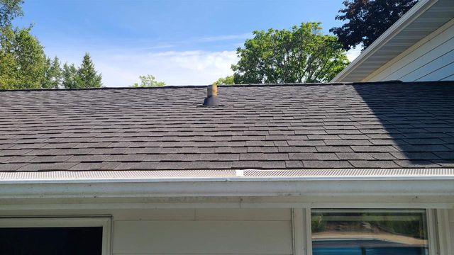 2410 LINA LANE, Green Bay, WI 54304