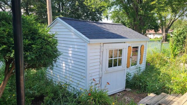 2410 LINA LANE, Green Bay, WI 54304