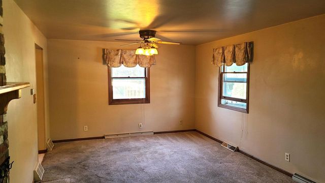 2410 LINA LANE, Green Bay, WI 54304
