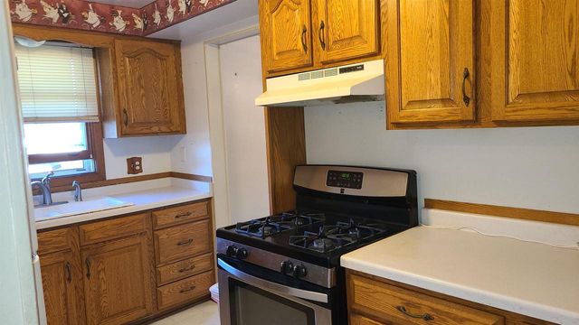 2410 LINA LANE, Green Bay, WI 54304