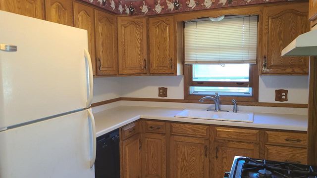 2410 LINA LANE, Green Bay, WI 54304