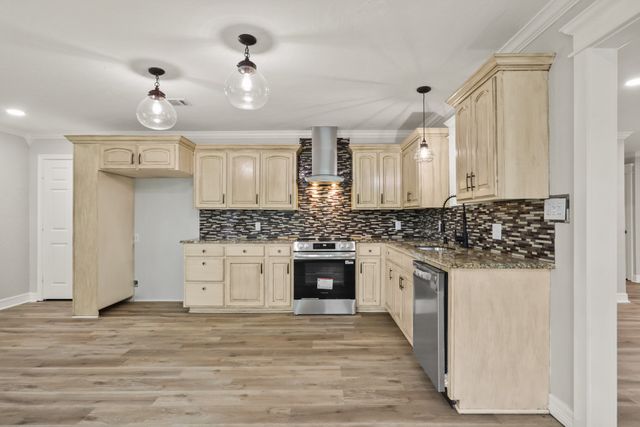 194 County Road 1720, Mt Pleasant, TX 75455