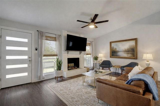 1400 Southport DR B, Austin, TX 78704